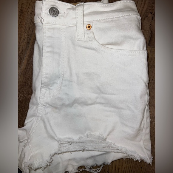 High rise white denim Levi shorts - Picture 5 of 5